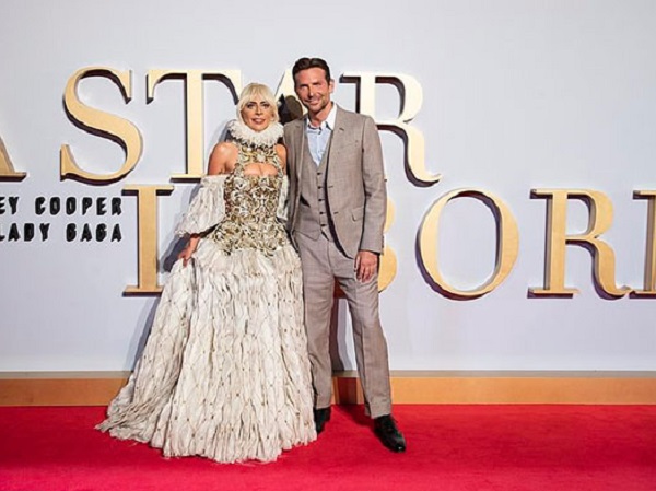 Lady Gaga o ép vòng một nghẹt thở trong buổi ra mắt phim mới