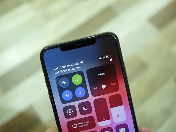 Làm thế nào để iPhone Xs Max nhận được cuộc gọi 2 SIM cùng lúc?