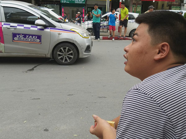 Lời kể của tài xế taxi bị xế hộp đâm trong vụ tai nạn liên hoàn trên đường Tôn Đức Thắng khiến nhiều người nhập viện