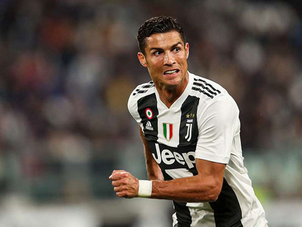 Ronaldo bị cáo buộc hiếp dâm phụ nữ Mỹ