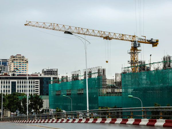 Rùng mình đi qua những công trình xây dựng khắp Hà Nội