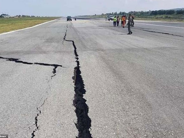 Động đất Indonesia: Nhân viên sân bay tử nạn vì cố cứu hàng trăm người