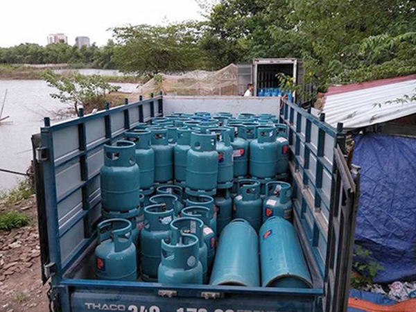 Phá tụ điểm sang chiết gas trái phép cực khủng ở Hải Dương
