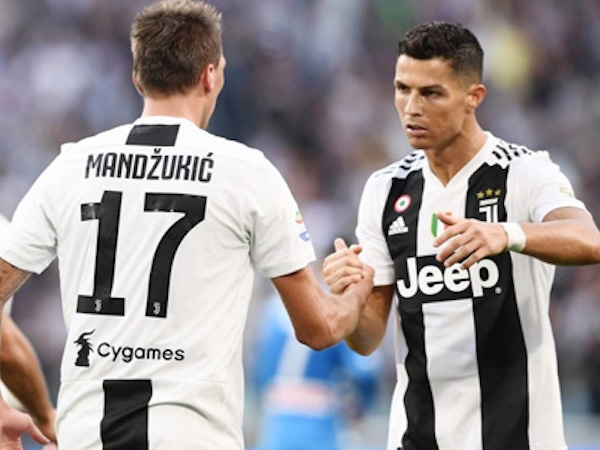 Ronaldo vô duyên, Juve vẫn đè bẹp Napoli