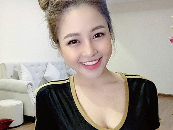 Trâm Anh mất điểm vì chuyển hướng sexy quá đà, đăng bài quảng cáo mọi lúc mọi nơi