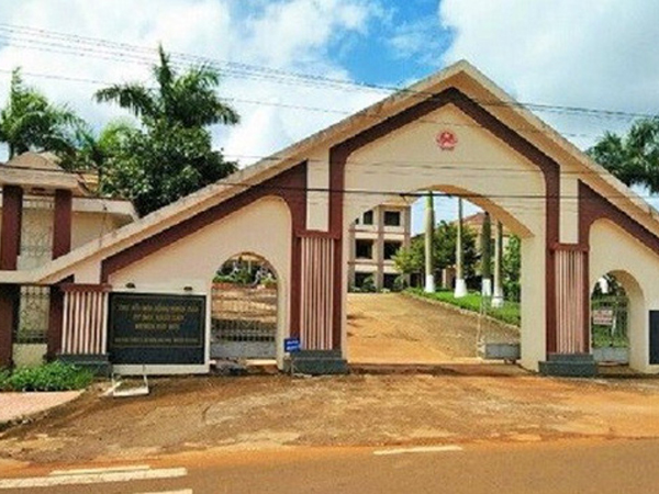 Tạm đình chỉ công tác 1 chủ tịch huyện để kiểm tra dấu hiệu sai phạm