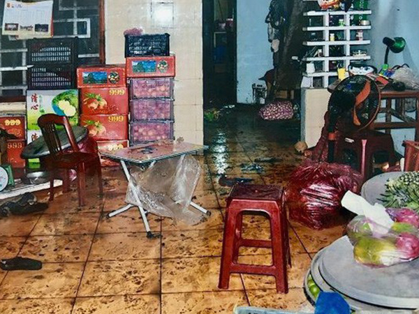 Cãi nhau với vợ, chồng tạt xăng đốt vợ rồi bỏ trốn