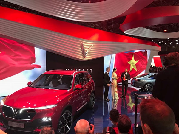 Beckham, hoa hậu Tiểu Vy đến ra mắt xe VinFast