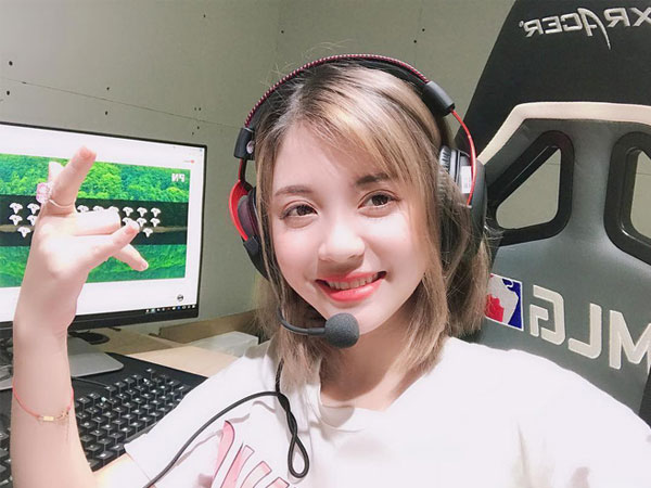 Cô bạn streamer mới toanh gây ấn tượng với vẻ ngoài xinh như hot girl Hàn Quốc