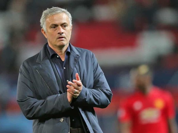 Hãy chấp nhận thua và rời MU, Jose Mourinho!