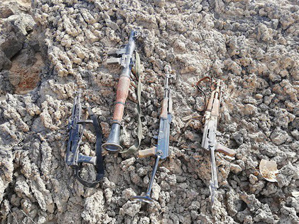 Phiến quân IS vội vàng bỏ vũ khí, cạo râu, tháo chạy khỏi miền nam Syria