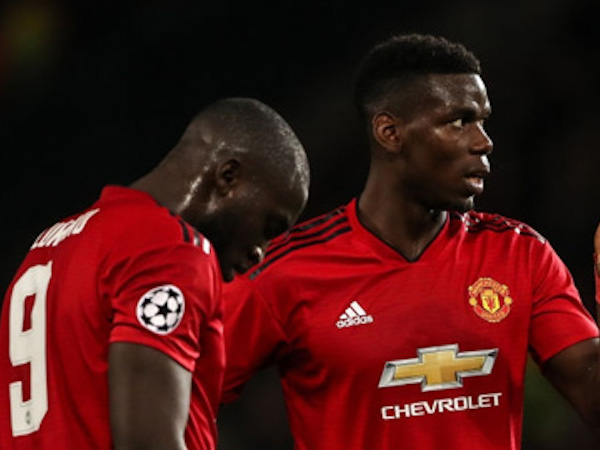 Pogba van nài Lukaku chạy chỗ