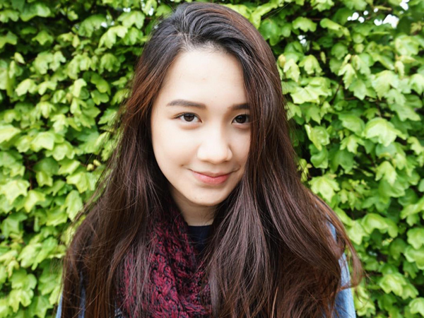 Hot girl Lào gốc Việt khoe ảnh cưới, tiết lộ sắp kết hôn