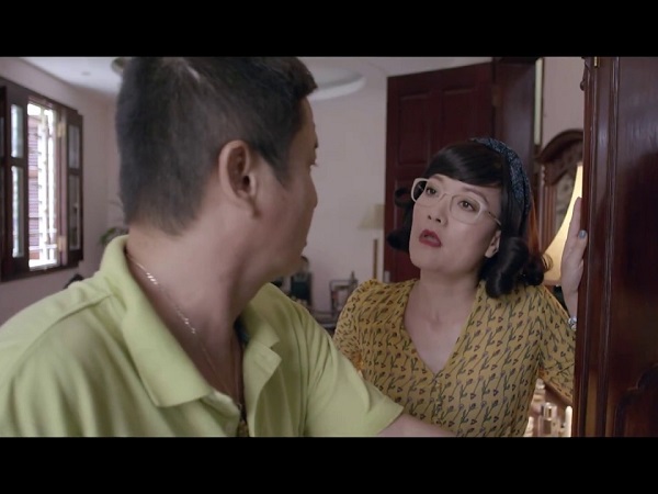 Phim Yêu thì ghét thôi tập 10: Chí Trung khuyên vợ mặc quần áo đi dự đám tang đến thăm Quang Thắng