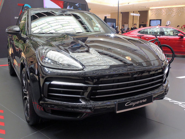 Porsche Cayenne 2018 giá từ 4,5 tỷ - SUV thể thao chất Đức