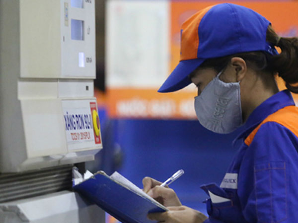 Giá xăng có thể tiếp tục tăng mạnh vào ngày mai