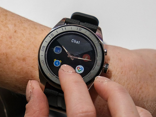 LG công bố smartwatch lai đầu tiên, pin xài 100 ngày không cần sạc