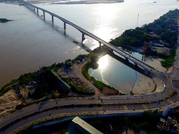 Thông cầu BOT ngàn tỷ, dân Hà Nội-Phú Thọ đỡ mất phí, chờ phà
