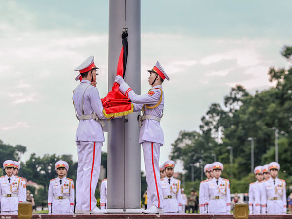 Xúc động lễ treo cờ rủ Quốc tang nguyên Tổng Bí thư Đỗ Mười