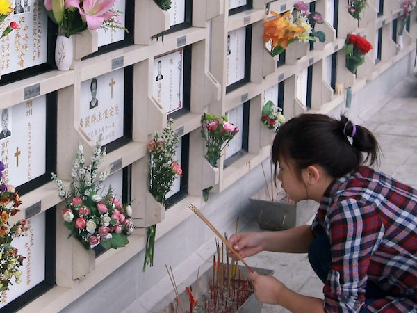 Trung Quốc chật vật vì phí an táng tăng nhanh hơn cả bất động sản