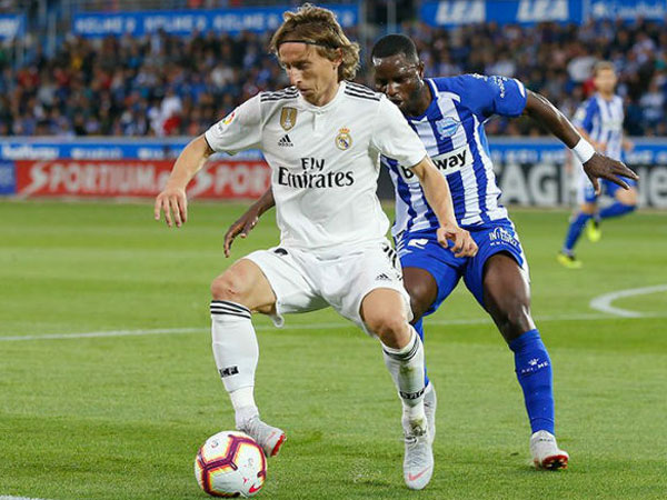 Alaves - Real Madrid: Thảm họa phút 90+5