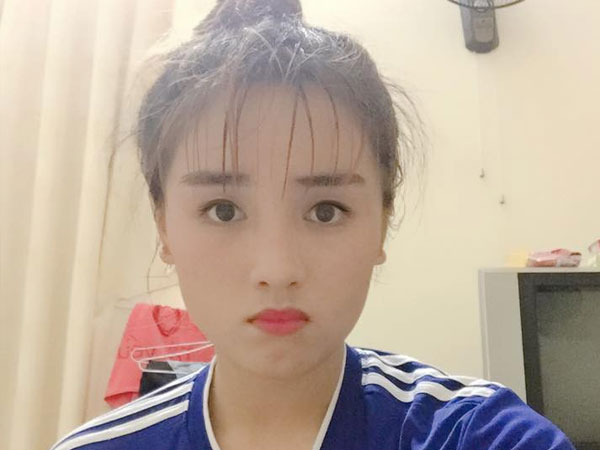 Fan bóng đá vào mà ngắm nữ cầu thủ 20 tuổi, sở hữu nhan sắc được so với hot girl