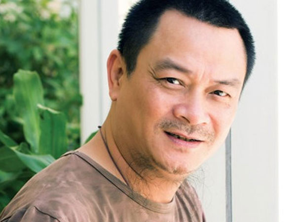 Giám đốc Nhà hát Kịch Việt Nam Anh Tú đang phải truyền máu