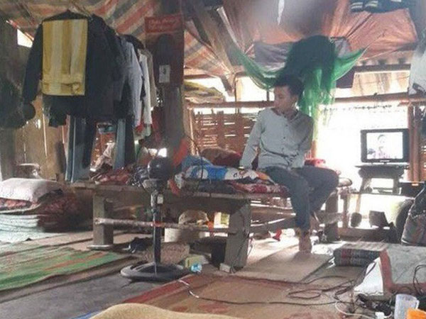 Nam sinh bị trường Sĩ quan Thông tin trả về: Không có tiền lo chi phí nếu học trường khác