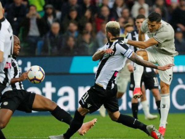 Udinese - Juventus: Ronaldo rực sáng giúp Juventus lập kỷ lục mới