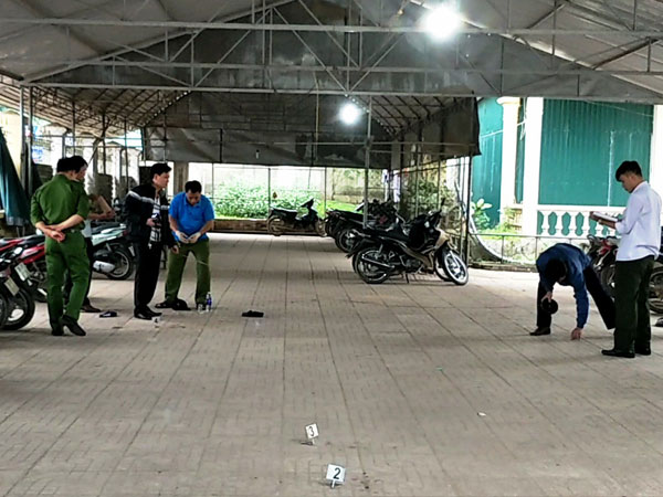 Bắc Giang: Con trai đâm chết bác ruột, cha đi đầu thú nhận tội thay