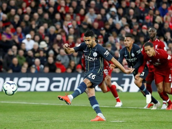 Mahrez đá hỏng 11m, Liverpool hòa hú vía Man City