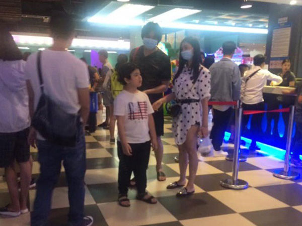 Lộ ảnh Tim và Trương Quỳnh Anh bí mật đưa con đi chơi dù đã ly hôn
