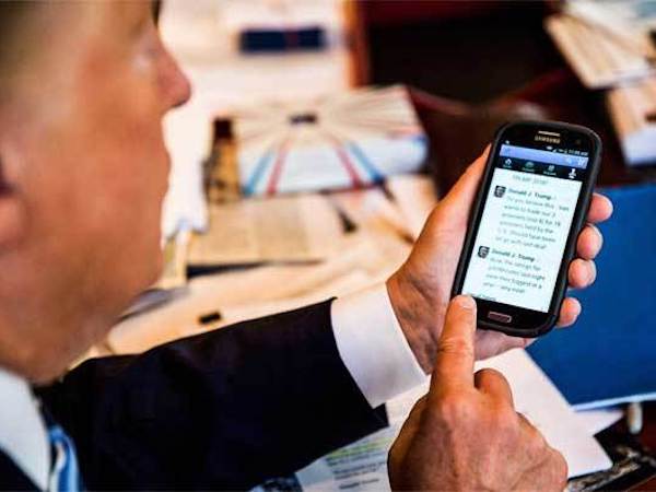 Lý do ông Trump bị vợ tịch thu điện thoại