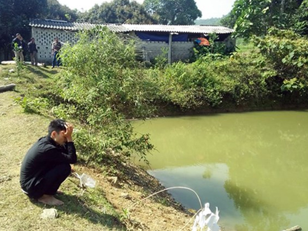 Ra hồ tưới cà phê chơi, 3 học sinh đuối nước thương tâm