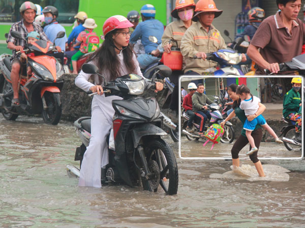 Sài Gòn ngập nặng sáng đầu tuần, học sinh ướt sũng đến trường
