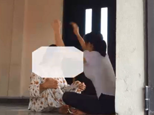 Video: Kỳ dị 'cô đồng' chữa bệnh bằng cách đánh người ở Quảng Trị