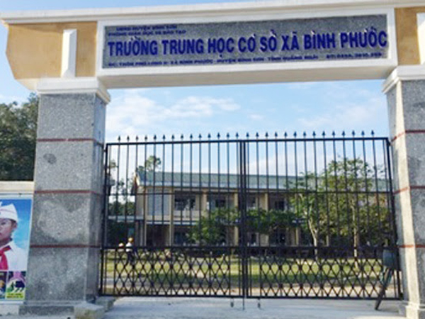 Quảng Ngãi: Thầy giáo nghi bị bệnh tâm thần tạm thời nghỉ dạy