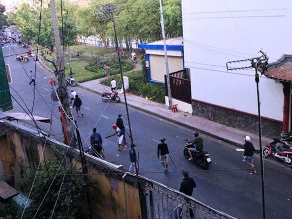 Vụ hỗn chiến kinh hoàng ở Sài Gòn: 2 đại ca giải quyết mâu thuẫn không thành, đàn em liền hẹn nhau quyết chiến