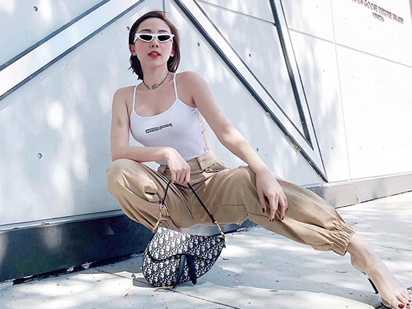 Mẫu túi hình yên ngựa đang được Tóc Tiên và sao Việt yêu thích