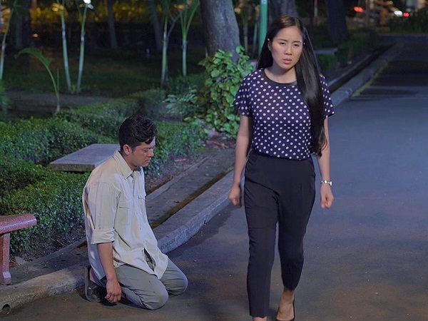 Phim Gạo nếp gạo tẻ tập 68: Biết chuyện Công ăn cắp tiền, Hương mủi lòng cho mẹ con bà Linh ở lại