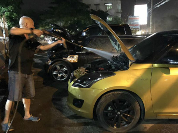 Rửa khoang máy ôtô - việc nên làm, nhiều tài xế còn e ngại
