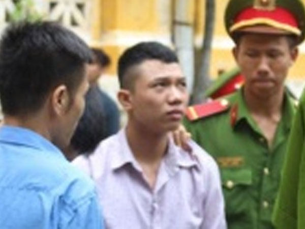 Bi kịch đau lòng sau lời dọa 'hiến' tình trẻ của bác trai bán vé số