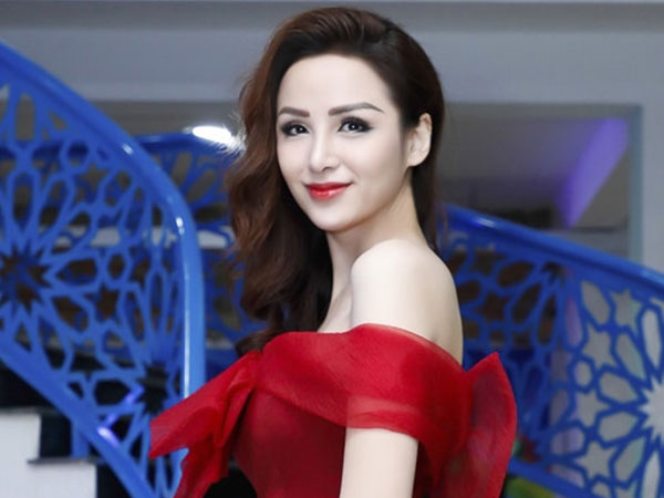 Gương mặt Hoa hậu Diễm Hương khác lạ, bị chê ‘không còn nét riêng’