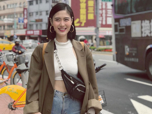 Hot girl Thái Lan có vòng eo con kiến, trẻ hơn nhiều so với tuổi 30