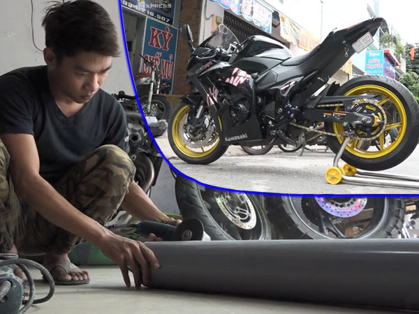 Video Người 'may áo' cho môtô bằng ống nước ở Sài Gòn