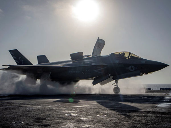 Mỹ đình bay toàn bộ phi đội F-35 trên thế giới sau sự cố rơi
