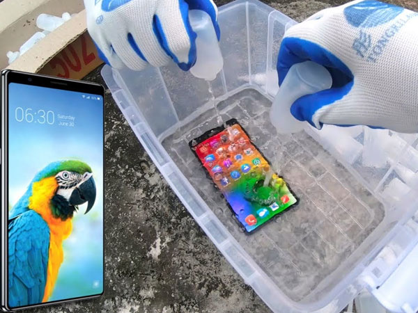 Tra tấn bphone 3 dã man: bị kéo lê tốc độ 90km/h, ngâm trong 100 lọ keo 502 vẫn sống sót