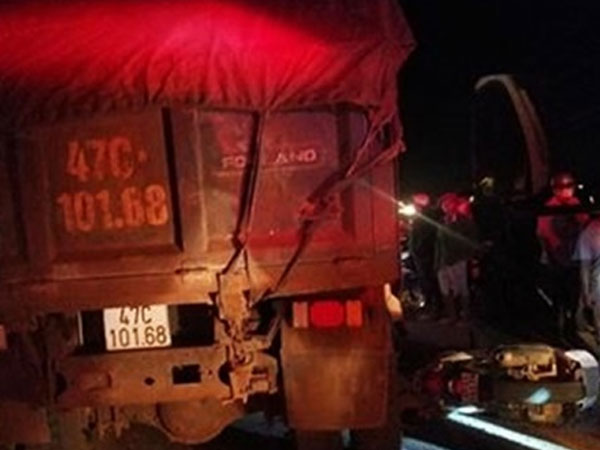 Xe ben tông xe máy, nữ Trung úy Công an bị cán tử vong