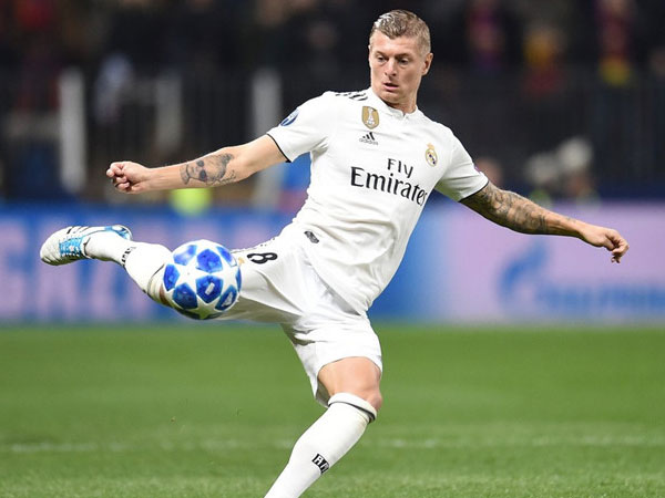 Toni Kroos bật HLV Real: ‘Tôi không phải Casemiro’
