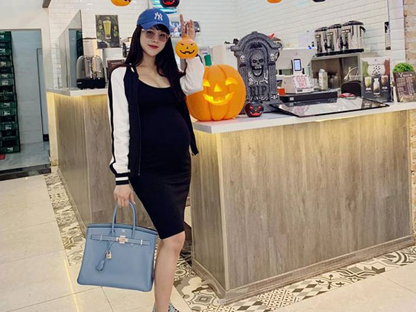 Cận kề ngày sinh nở, Diệp Lâm Anh khoe gương mặt xinh như búp bê háo hức chờ con chào đời